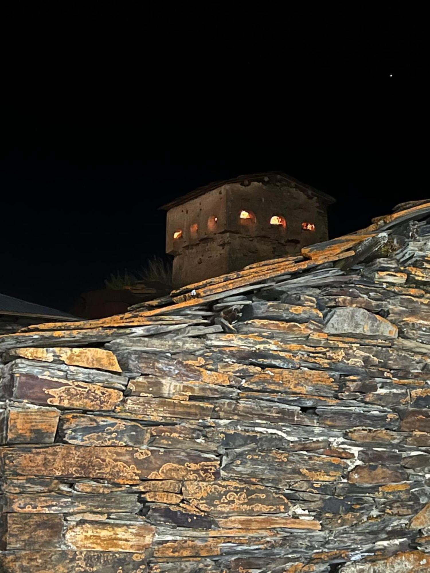 Guesthouse Ivas Ushguli Esterno foto